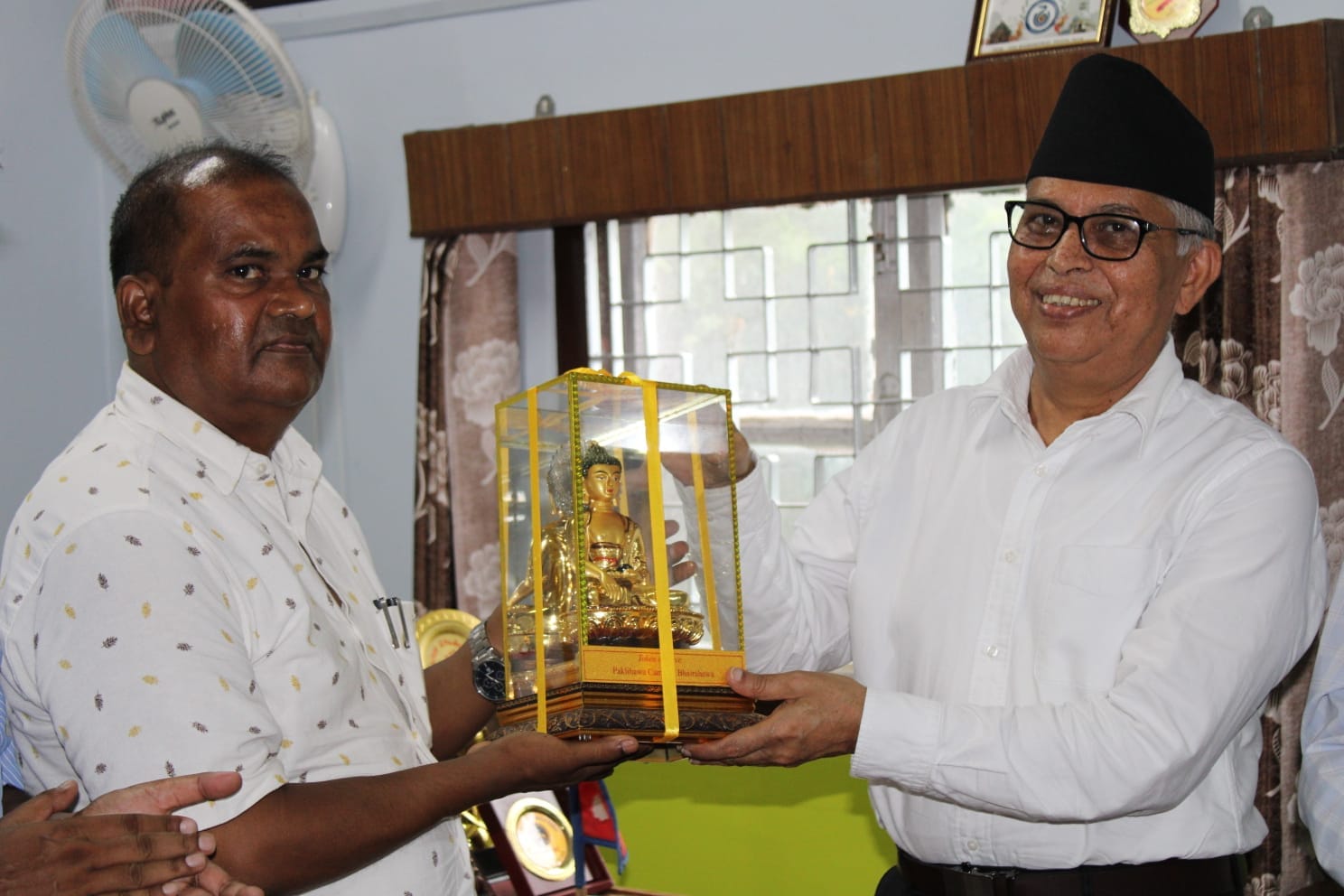 त्रिभुवन विश्वविद्यालयका उपकुलपति प्रा.डा.धर्मकान्त बास्कोटा, त्रि.वि.कृषि र पशु विज्ञान अध्ययन संस्थानका डीन प्रा.भार्गव धितालसँगको भेटघाट